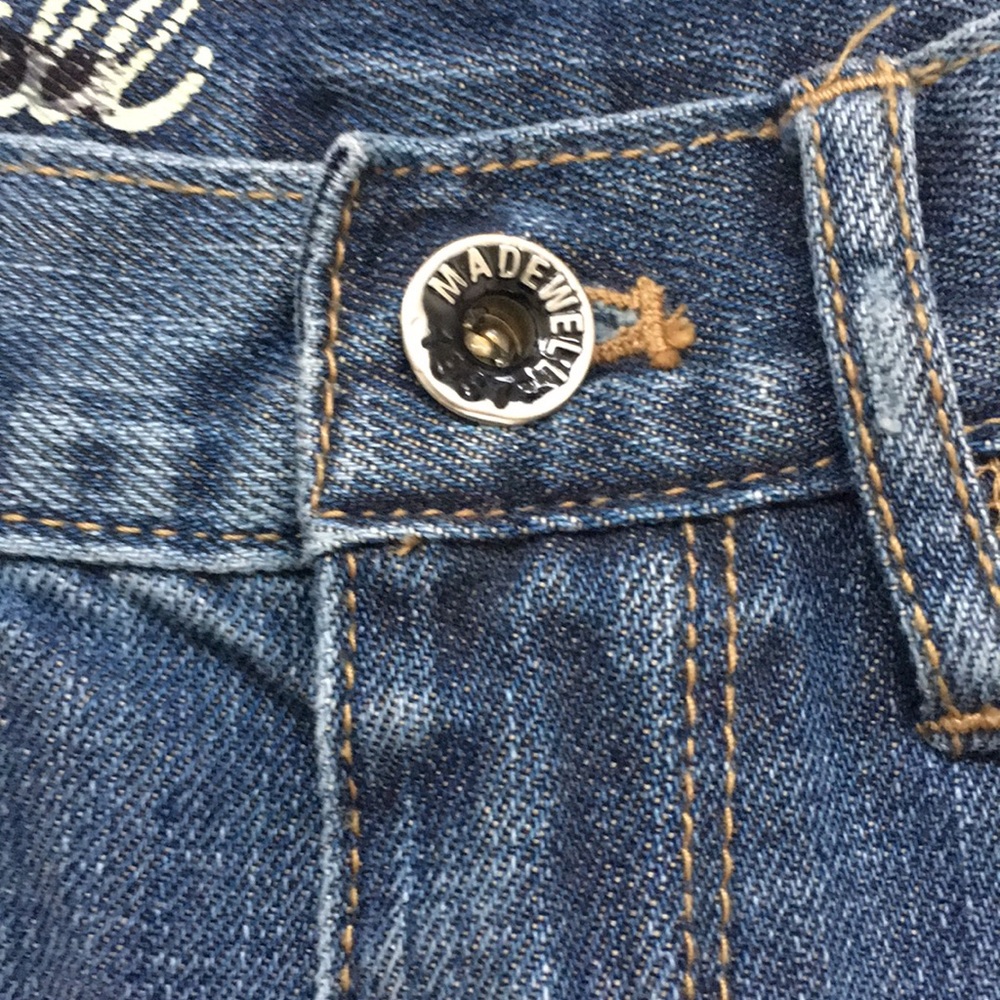 Madewell distressed shorts; size 24 - Picture 4 of 8
